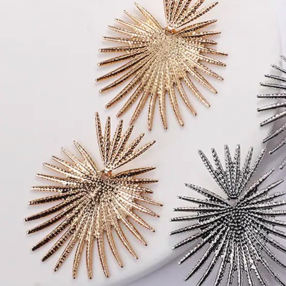 Gold plated big unique earrings - Picture 5 of 5